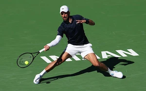Djokovic vào vòng 4 Indian Wells Masters lần đầu tiên sau 9 năm, đối đầu nhà ĐKVĐ
