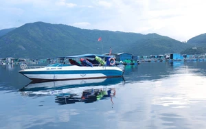 Di dời bè nổi ra khỏi khu vực Di tích quốc gia đặc biệt Tàu không số Vũng Rô