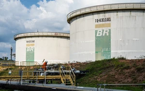 Xung đột tại Trung Đông: Giá dầu tăng vọt lên mức cao nhất trong gần 4 năm - Giá vàng và chứng khoán đi xuống