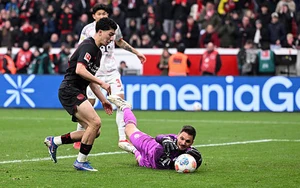 Sao gốc Việt trị giá hơn 700 tỷ khiến ĐKVĐ Bayern suýt thua trong trận đấu có 2 thẻ đỏ