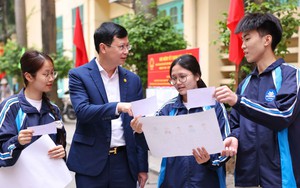 CẬP NHẬT: Sinh viên Trường Đại học Sư phạm Hà Nội hăng hái đi bầu cử