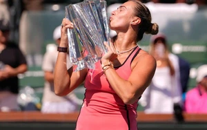 Sự cố khó tin trong khoảnh khắc đăng quang của nhà vô địch Indian Wells