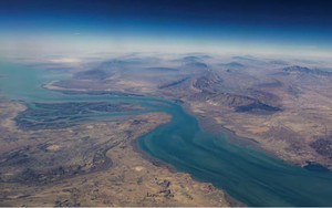 Phản ứng trái chiều trước lời kêu gọi hợp tác của Mỹ nhằm khôi phục hoạt động tại eo biển Hormuz