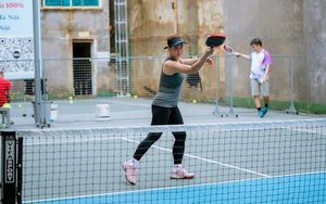 Cựu tuyển thủ quốc gia Bùi Kim Hà: Pickleball dễ chơi nhưng không dễ dãi