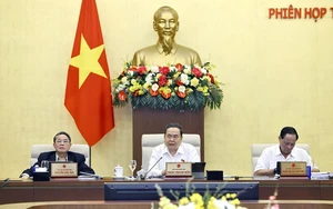 Phiên họp 55 của Ủy ban Thường vụ Quốc hội: Gỡ rào cản, khen thưởng kịp thời theo thành tích