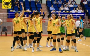 Nhà vô địch bóng chuyền nữ Việt Nam vượt qua đội bóng toàn ngôi sao của HLV Tuấn Kiệt ở giải đấu quan trọng