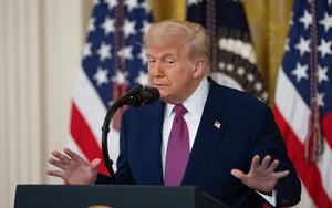 Mỹ phê duyệt thiết kế đồng tiền vàng kỷ niệm 250 năm có hình Tổng thống Trump