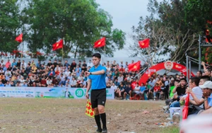 Những hình ảnh gây choáng ngợp ở giải bóng đá hội làng miền Bắc 