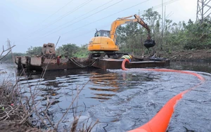 Hà Nội nỗ lực nạo vét sông hồ, quyết tâm "hồi sinh" sông hồ trước mùa mưa 2026