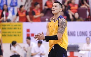 Tin nóng thể thao tối 21/3: Ngoại binh cao hơn 1,9m gây sốt tại Cúp Hoa Lư; Argentina được tuyên bố vô địch