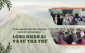 Lễ cầu nguyện đầu tiên của mùa Lebaran tại Indonesia: Lòng nhân ái và sự tha thứ