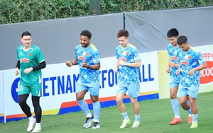 Xuân Son tập riêng, đàn em Tiến Linh tự tin cạnh tranh suất đá chính