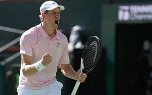 Jannik Sinner tiết lộ thay đổi quan trọng trong lối chơi để cạnh tranh với Carlos Alcaraz