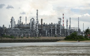 Giá dầu biến động mạnh sau các thông tin mới Trung Đông