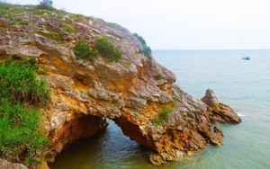 Khám phá hang Mũi Trâu dưới chân núi Mành Sơn, Nghệ An