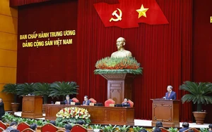 Thông cáo báo chí về ngày làm việc thứ hai Hội nghị Trung ương 2 khoá XIV