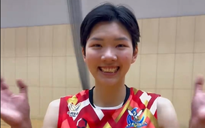 Tin nóng thể thao tối 24/3: Phụ công bóng chuyền Việt Nam nhận vinh dự mới nhất ở Nhật Bản