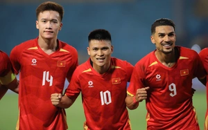 Tuấn Hải dứt điểm khó chịu, khiến đối phương phản lưới  nhà