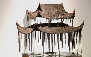 'Vọng kim': Đối thoại với ký ức và hiện tại của nhà điêu khắc Nguyễn Tuấn Hoàng