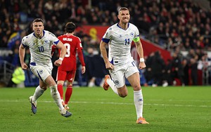 Dzeko tiến gần kỳ tích World Cup ở tuổi 40