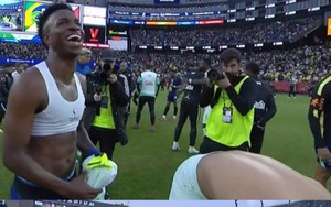 Vinicius nói điều bất ngờ về tuyển Brazil, bị CĐV nhà chỉ trích sau trận thua Pháp