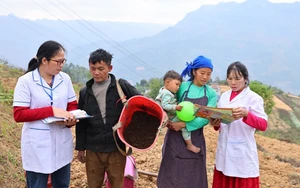 Đưa tinh thần Hội nghị Trung ương 2 vào cuộc sống từ nơi vùng cao, biên giới