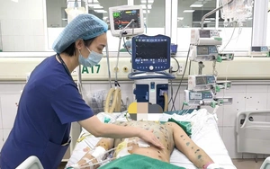 Thuỷ đậu ở người lớn: Khi căn bệnh “lành tính” đối mặt với hàng loạt biến chứng nguy hiểm