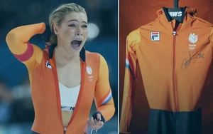 Trang phục của nhà vô địch Olympic mùa Đông 'lộ áo ngực' được bán với giá 6 tỷ đồng