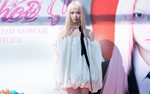 Dàn sao đến chúc mừng llbum đầu tay của Ánh Sáng Aza