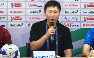HLV Kim Sang Sik: 'Mỗi vị trí tôi đều có 2,3 cầu thủ tốt'
