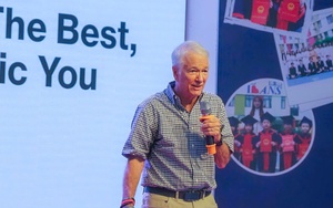 Kỹ năng sống thời AI: Những gợi mở từ diễn giả Mark Hemingway