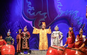 'Đế đô sóng cả' - sức hút của cải lương Nam trên đất Bắc