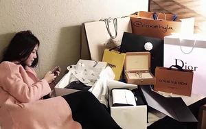 Cảnh báo cổ xúy cho lối sống xa hoa, lệch chuẩn