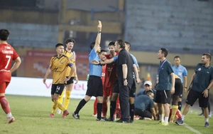 Tin nóng bóng đá Việt hôm nay 11/4: Trợ lý HLV Popov chê trọng tài FIFA; Futsal Việt Nam tranh HCĐ với Australia