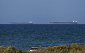 Iran bác cáo buộc tấn công trong thời gian ngừng bắn -Mỹ gây sức ép với NATO liên quan eo biển Hormuz