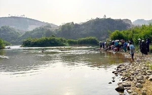 Cảnh báo hiểm họa tắm sông sau vụ 3 thiếu niên đuối nước ở Lạng Sơn