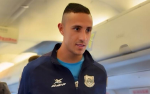 Cầu thủ chuyên nghiệp bị còng tay vì dọa nổ tung máy bay