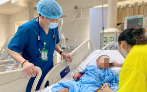 Cứu sống bé trai 5 tuổi trong vụ xe khách lao xuống vực ở Tam Đảo