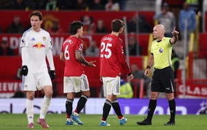 Lisandro Martinez bị đuổi, MU lần đầu thua Leeds ở Old Trafford sau 45 năm