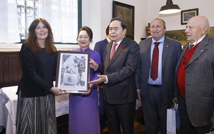 Chủ tịch Quốc hội thăm nơi lưu dấu ấn Chủ tịch Hồ Chí Minh tại thành phố Milan