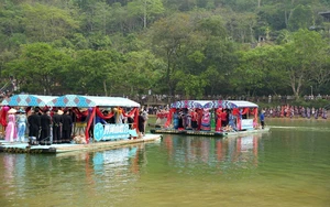 Liên hoan tiếng hát dân ca trên sông biên giới Cao Bằng, Việt Nam - Sùng Tả, Trung Quốc