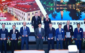 Thủ tướng Lê Minh Hưng và Thủ tướng Robert Fico dự Diễn đàn doanh nghiệp Slovakia – Việt Nam