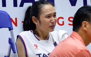 Phụ công bóng chuyền 17 tuổi gặp sự cố trong ngày đội nhà đoạt vé dự Cúp Hùng Vương