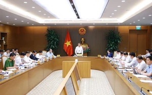 Thủ tướng chủ trì cuộc họp về cắt giảm thủ tục hành chính