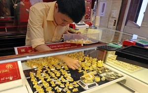 Giá vàng hôm nay 17/4 lùi về sát mốc 170 triệu đồng/lượng