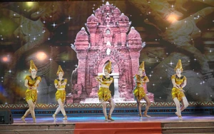 Gắn kết, tôn vinh bản sắc văn hóa các dân tộc