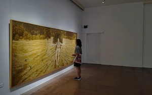 Người xem lạc vào tận cùng cô đơn trong "10 năm" cùng Trần Thị Hương