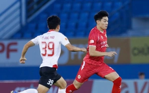 Đình Bắc ghi bàn trong trận derby, CAHN thắng dễ CA TPHCM để xây chắc ngôi đầu