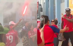 Ngoại binh V-League gặp sự cố với pháo sáng của CĐV