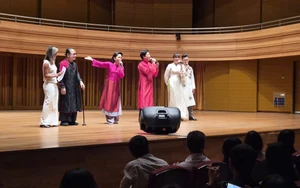 Đêm nhạc Trịnh Công Sơn "Nối vòng tay lớn" đến Singapore